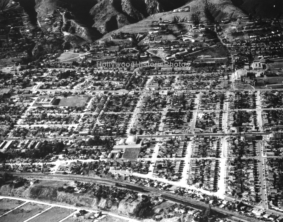 Ventura 1948 View East from Pacific Coast Highway.jpg